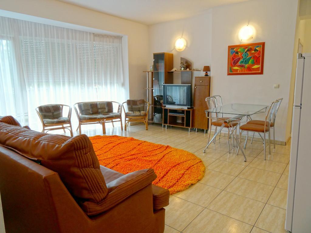 Club Topaz Apartments Neptun Oda fotoğraf